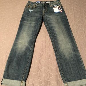Levi’s  mid-rise sexy boyfriend jeans. Size 2/3.